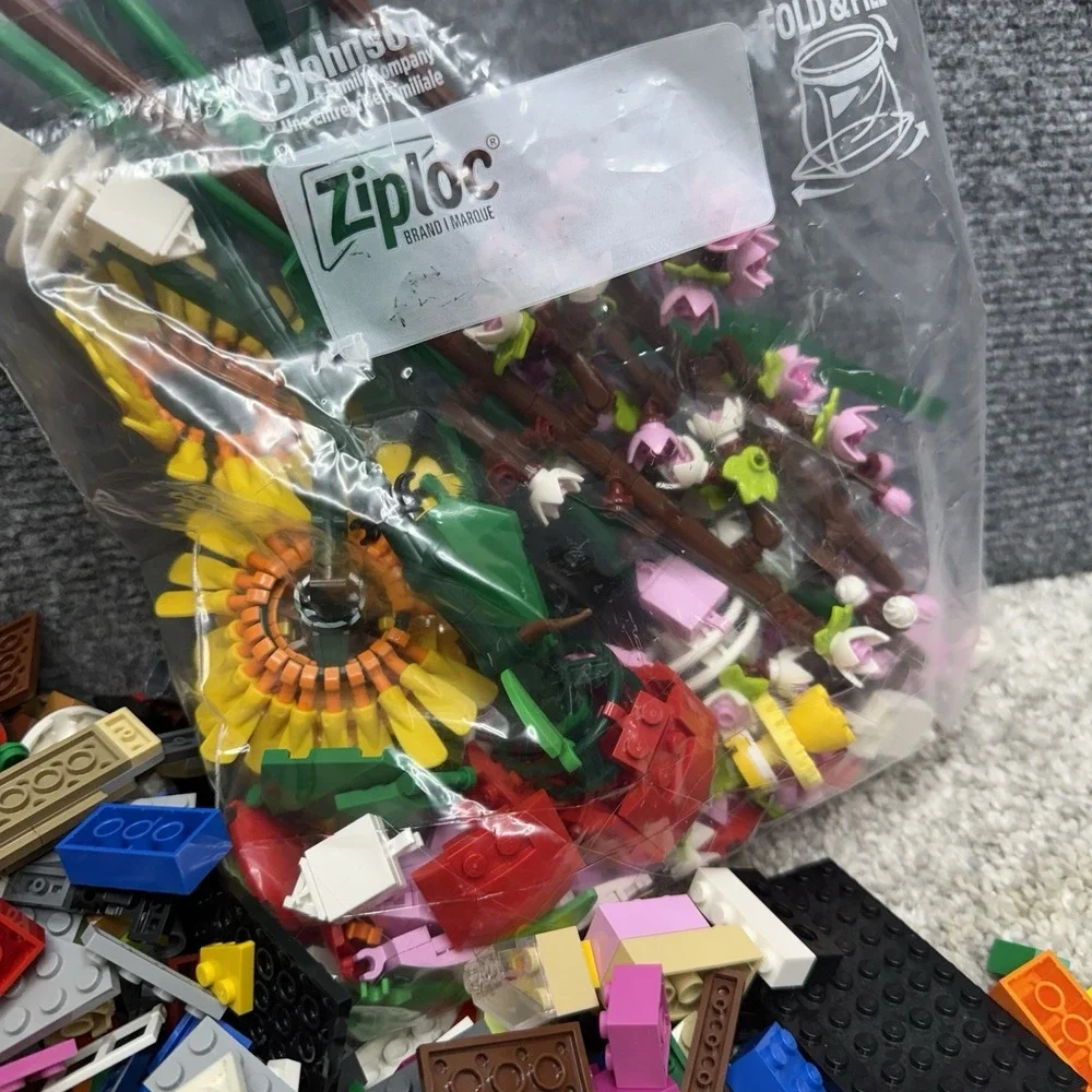 Lego bulk lot 5lbs + mixed huge lot loose bricks minifigures flowers